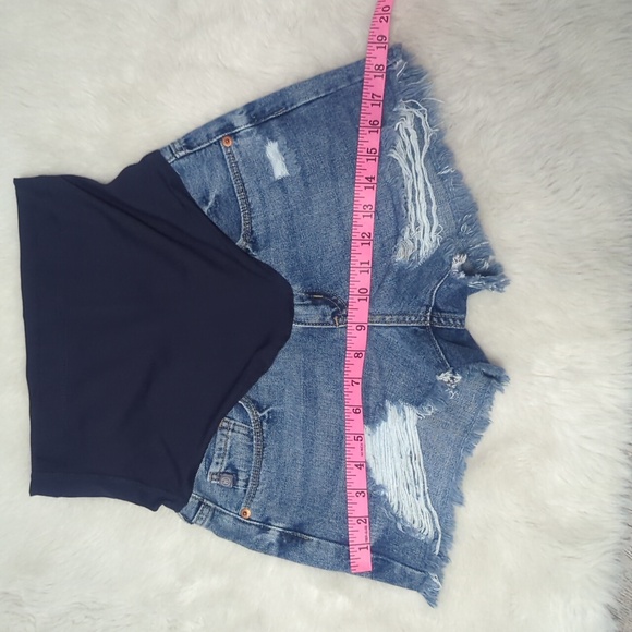 PINKBLUSH Distressed Maternity Denim Shorts ~ NWOT - Picture 13 of 13